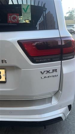 تۆیۆتا لاند کروزەر